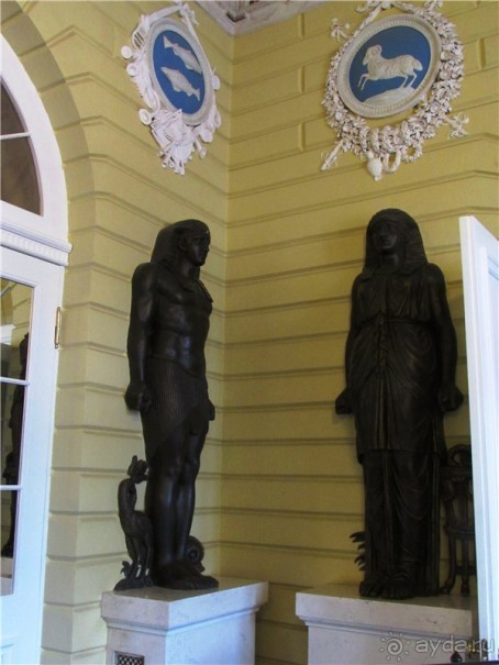 «Дворцов и замков свет…». Часть 1