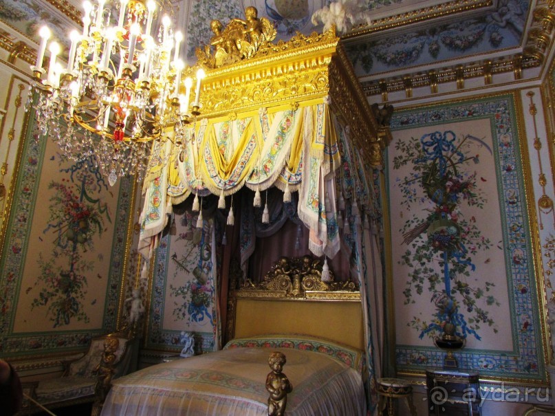 «Дворцов и замков свет…». Часть 1