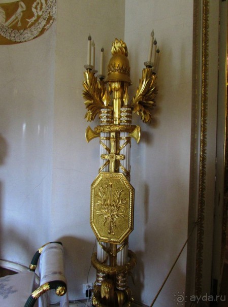 «Дворцов и замков свет…». Часть 1