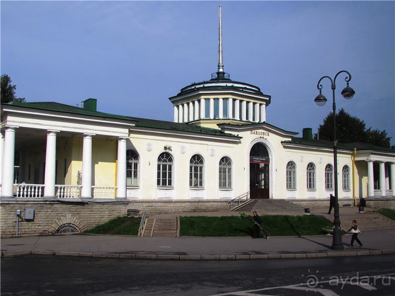 «Дворцов и замков свет…». Часть 1