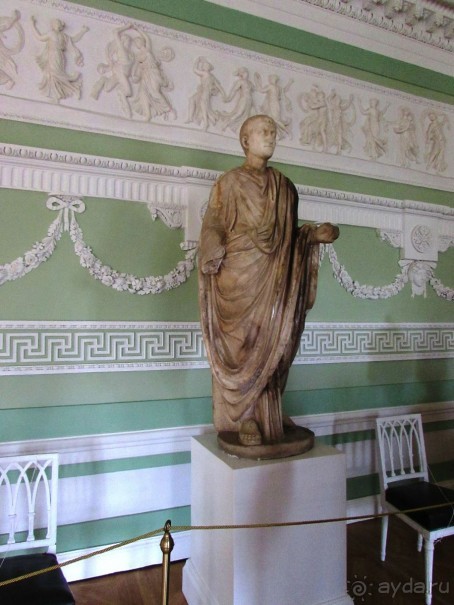 «Дворцов и замков свет…». Часть 1