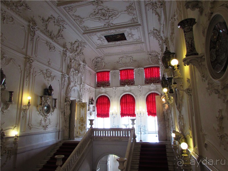 «Дворцов и замков свет…». Часть 2