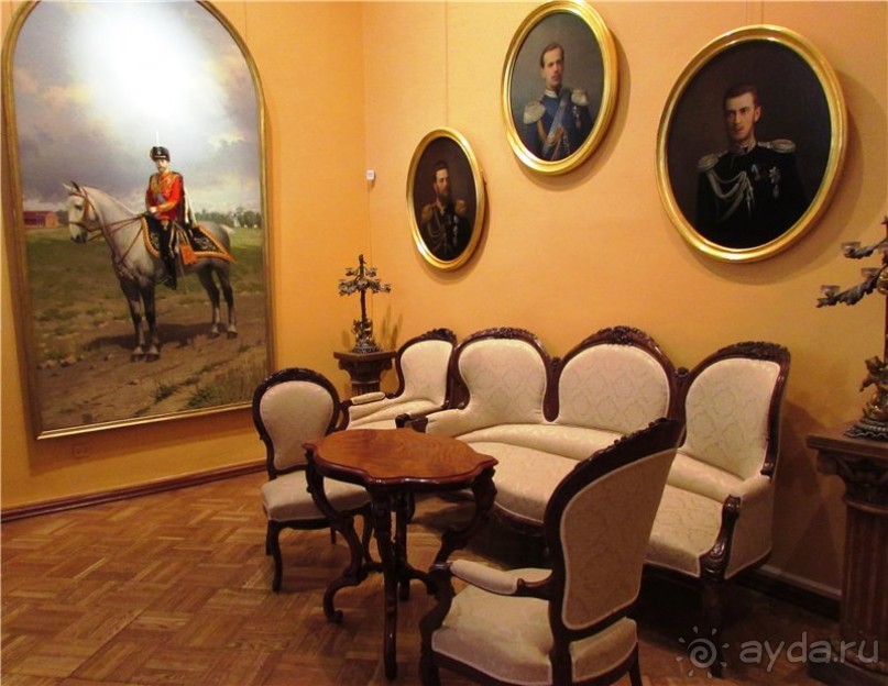 «Дворцов и замков свет…». Часть 2