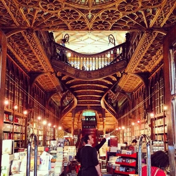 Самобытный Порту