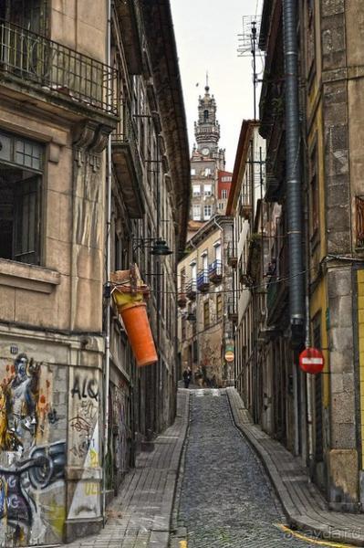 Самобытный Порту