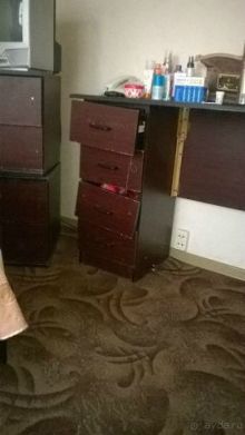 Такого сральника я не видела.