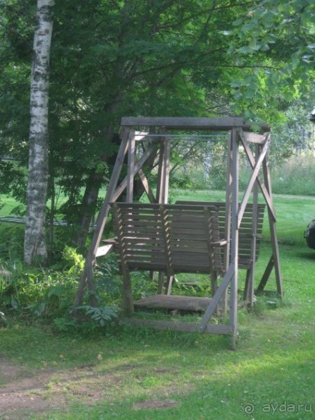 качели, где посидеть, почитать, послушать музыку одно удовольствие