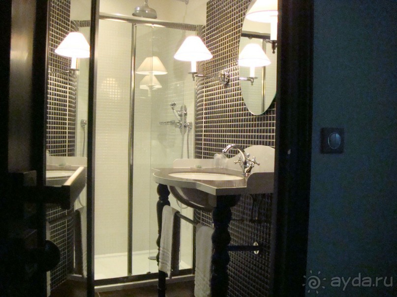 Бутик-отель в Париже Fontaines du Luxembourg 3*. Аутентично, но не очень удобно.