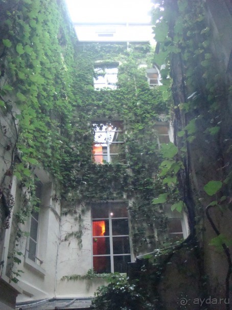 Бутик-отель в Париже Fontaines du Luxembourg 3*. Аутентично, но не очень удобно.