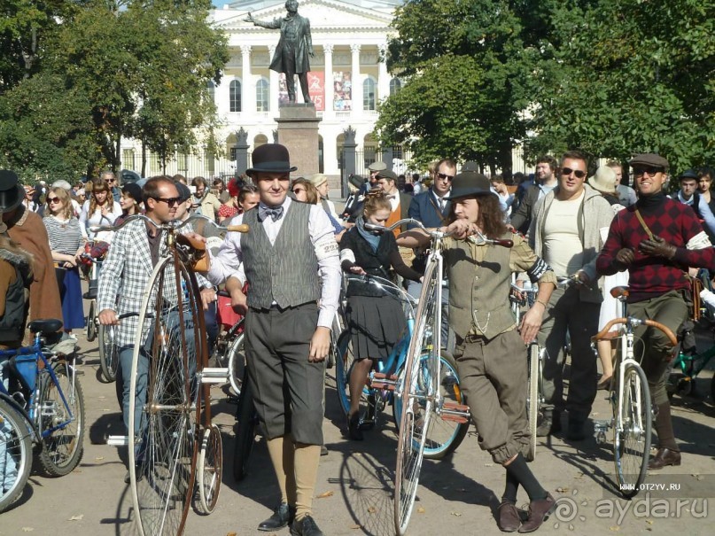 Ежегодный ретро - велопробег Tweed Run в Санкт-Петербурге