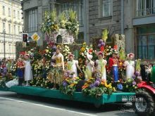 Альбом отзыва "Летние праздники и события в Санкт-Петербурге. Краткий путеводитель."