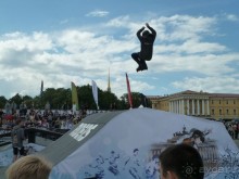 Альбом отзыва "Летние праздники и события в Санкт-Петербурге. Краткий путеводитель."