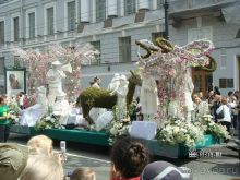 Альбом отзыва "Летние праздники и события в Санкт-Петербурге. Краткий путеводитель."