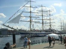 Альбом отзыва "Летние праздники и события в Санкт-Петербурге. Краткий путеводитель."