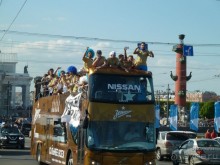 Альбом отзыва "Летние праздники и события в Санкт-Петербурге. Краткий путеводитель."