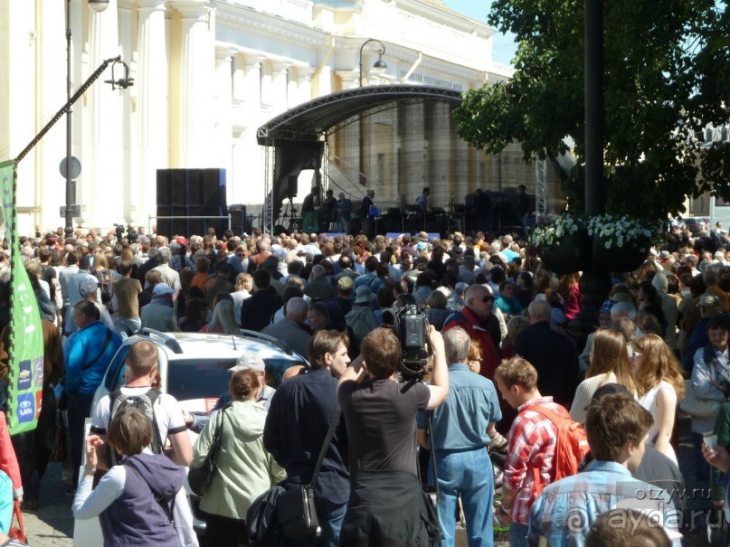 Летние праздники и события в Санкт-Петербурге. Краткий путеводитель.