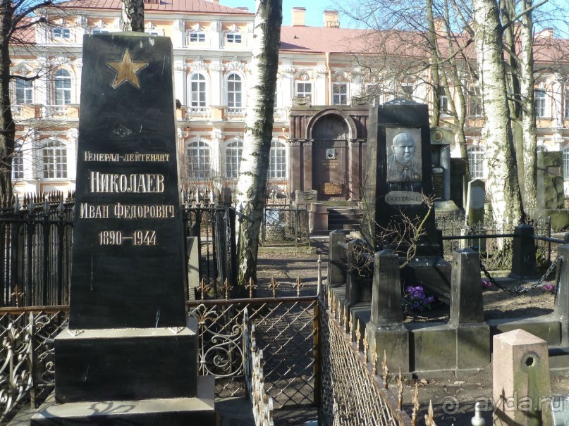 Альбом отзыва "50 мест и событий, которые надо посетить в Санкт-Петербурге летом"