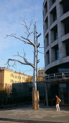 Неформальные памятники в нетуристическом Петербурге.