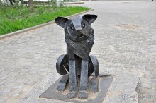 Неформальные памятники в нетуристическом Петербурге.