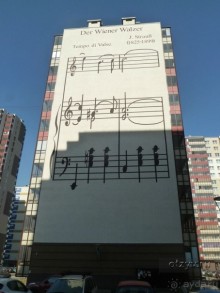 Неформальные памятники в нетуристическом Петербурге.