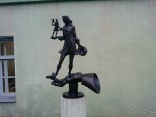 Неформальные памятники в нетуристическом Петербурге.