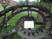 Неформальные памятники в нетуристическом Петербурге.