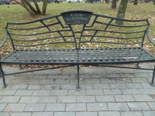 Неформальные памятники в нетуристическом Петербурге.