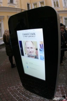 Неформальные памятники в нетуристическом Петербурге.