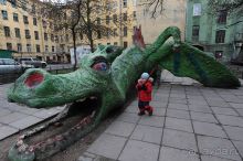 Неформальные памятники в нетуристическом Петербурге.