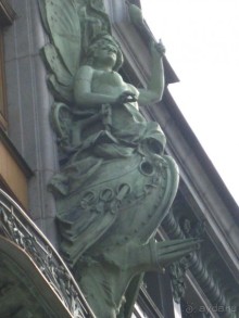 Неформальные памятники в нетуристическом Петербурге.