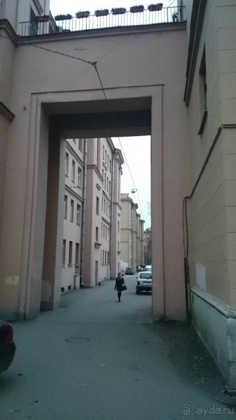 Неформальные памятники в нетуристическом Петербурге.