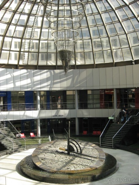 Неформальные памятники в нетуристическом Петербурге.