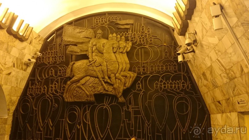 Неформальные памятники в нетуристическом Петербурге.