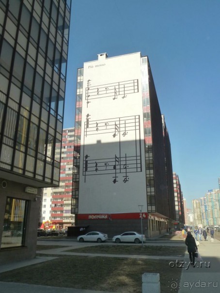 Неформальные памятники в нетуристическом Петербурге.