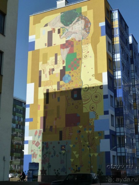 Неформальные памятники в нетуристическом Петербурге.