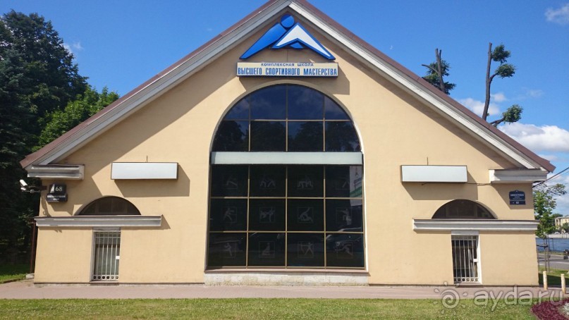 Неформальные памятники в нетуристическом Петербурге.