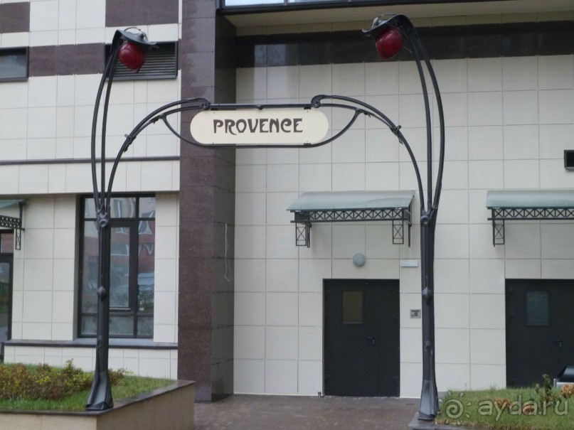 Неформальные памятники в нетуристическом Петербурге.