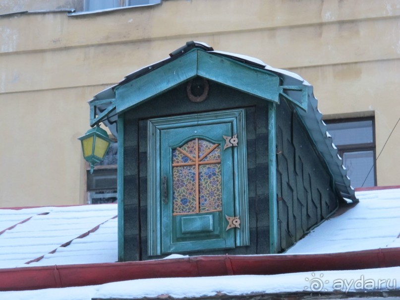 Неформальные памятники в нетуристическом Петербурге.