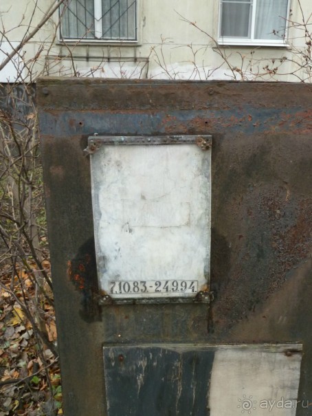 Неформальные памятники в нетуристическом Петербурге.