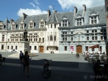 Шамбери, Гренобль, Женева - города Савойского края.