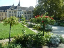 Шамбери, Гренобль, Женева - города Савойского края.