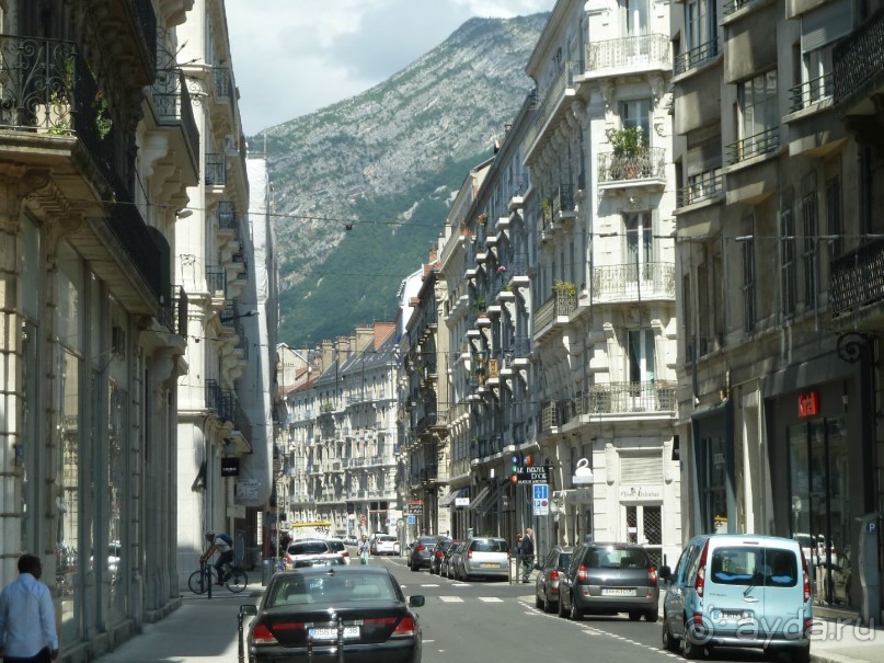 Шамбери, Гренобль, Женева - города Савойского края.