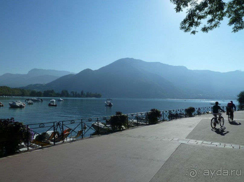 Анси.Современный средневековый курорт  для любознательных  романтиков. 