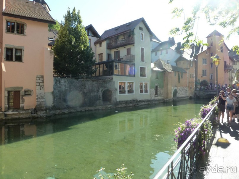 Анси.Современный средневековый курорт  для любознательных  романтиков. 