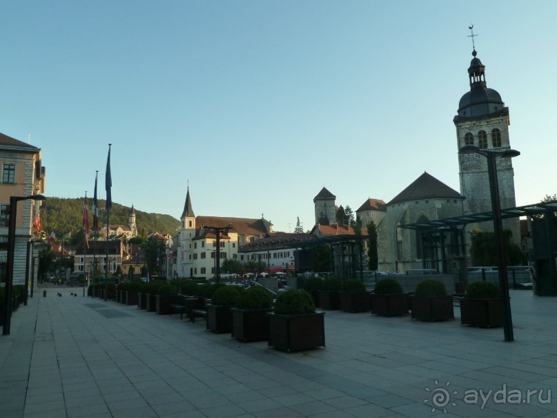Анси.Современный средневековый курорт  для любознательных  романтиков. 