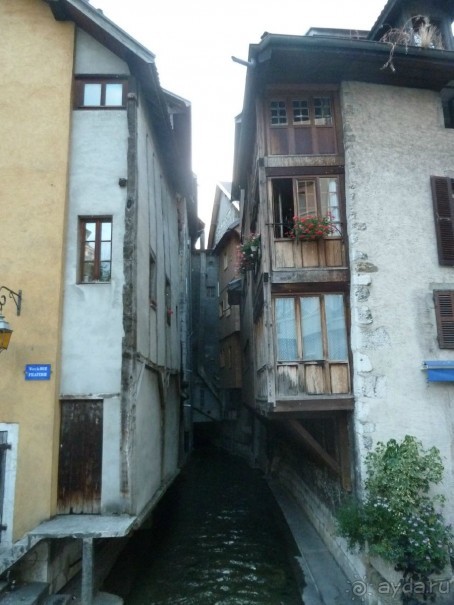 Анси.Современный средневековый курорт  для любознательных  романтиков. 