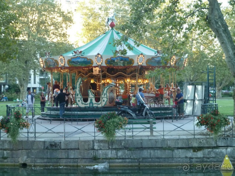 Анси.Современный средневековый курорт  для любознательных  романтиков. 