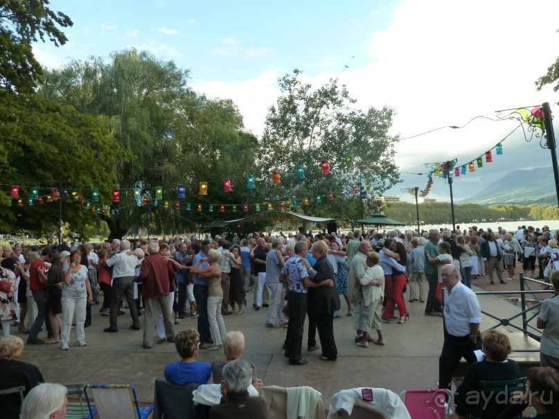 Анси.Современный средневековый курорт  для любознательных  романтиков. 