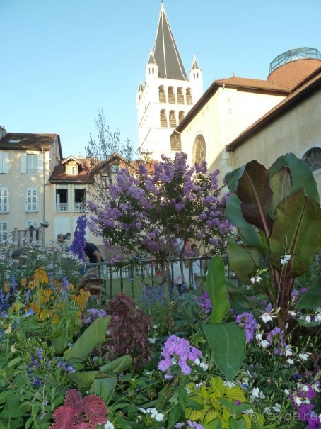 Анси.Современный средневековый курорт  для любознательных  романтиков. 