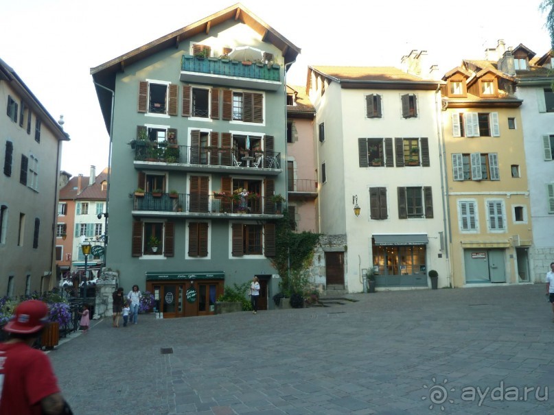 Анси.Современный средневековый курорт  для любознательных  романтиков. 